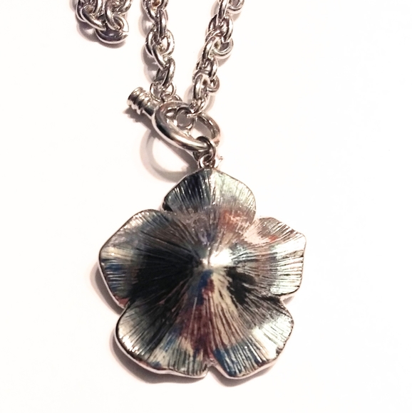 Crystal Flower Necklace - Picture 2 of 3